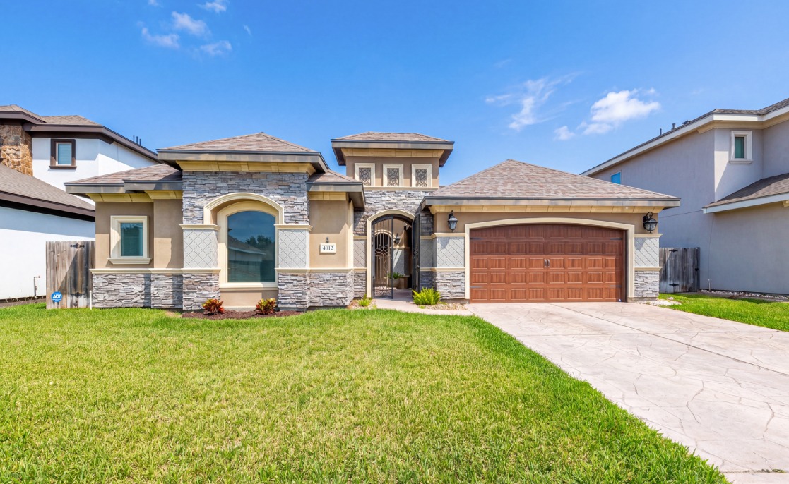 Custom home designed by Villanueva in Texas